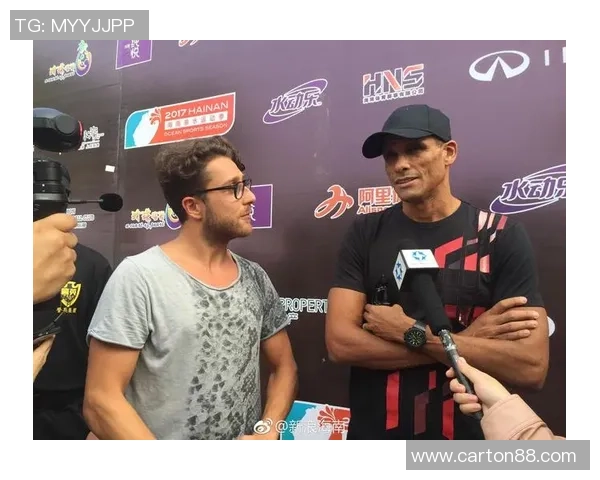 街头采访路人对足球明星的看法与期待揭示球迷心声